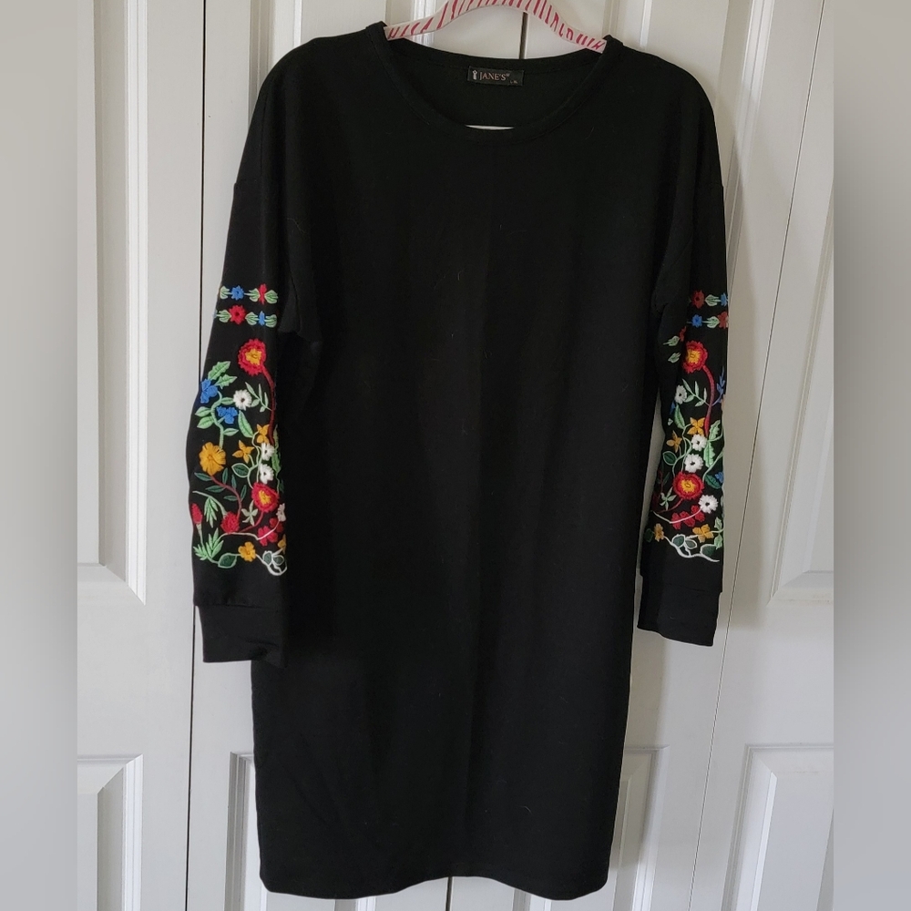 Jane's Black Floral Embroidered Knee-length Sweatshirt Dress